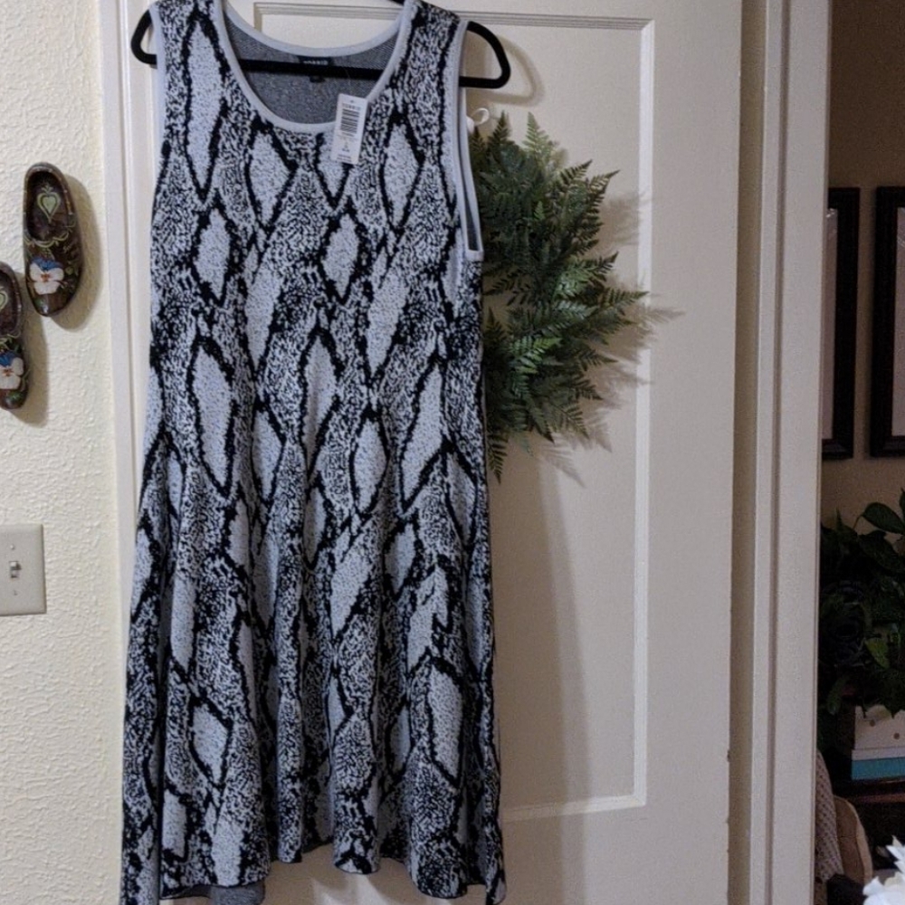 Sleeveless sweater dress